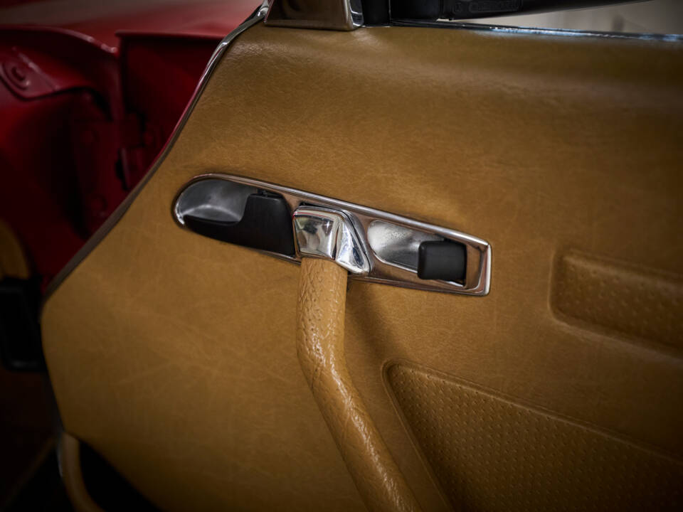 Image 55/89 of Mercedes-Benz 560 SL (1986)