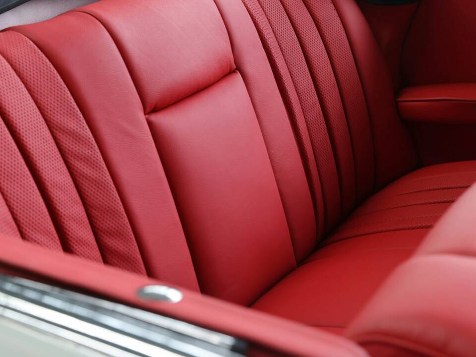 Image 35/50 of Mercedes-Benz 280 SE 3,5 (1969)