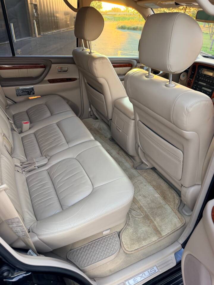 Image 25/32 of Lexus LX 470 (2003)