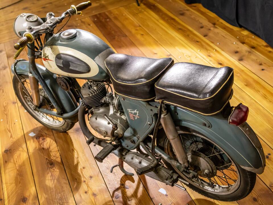 Immagine 16/18 di KTM Trophy 125 (1900)