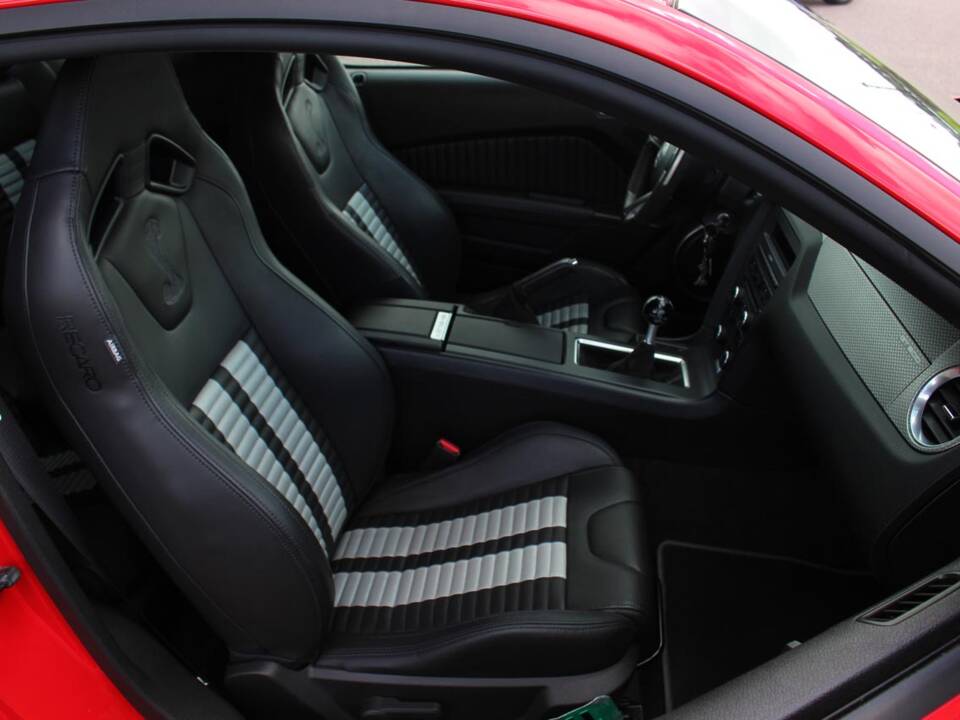 Afbeelding 14/29 van Ford Mustang Shelby GT 500 (2011)