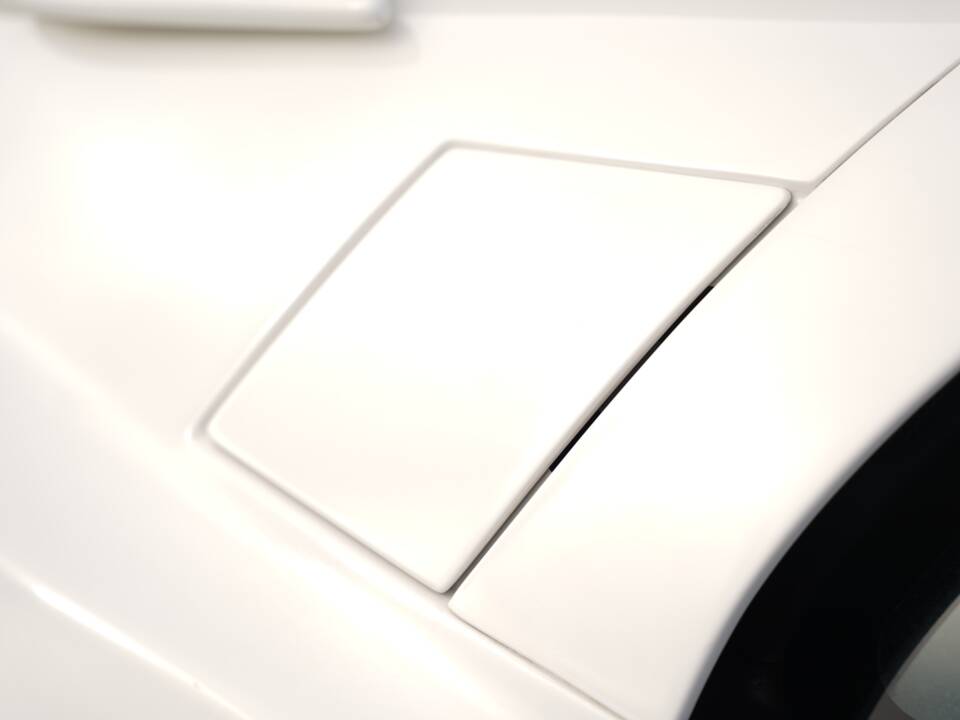 Image 45/50 of Lotus Esprit S4 (1994)