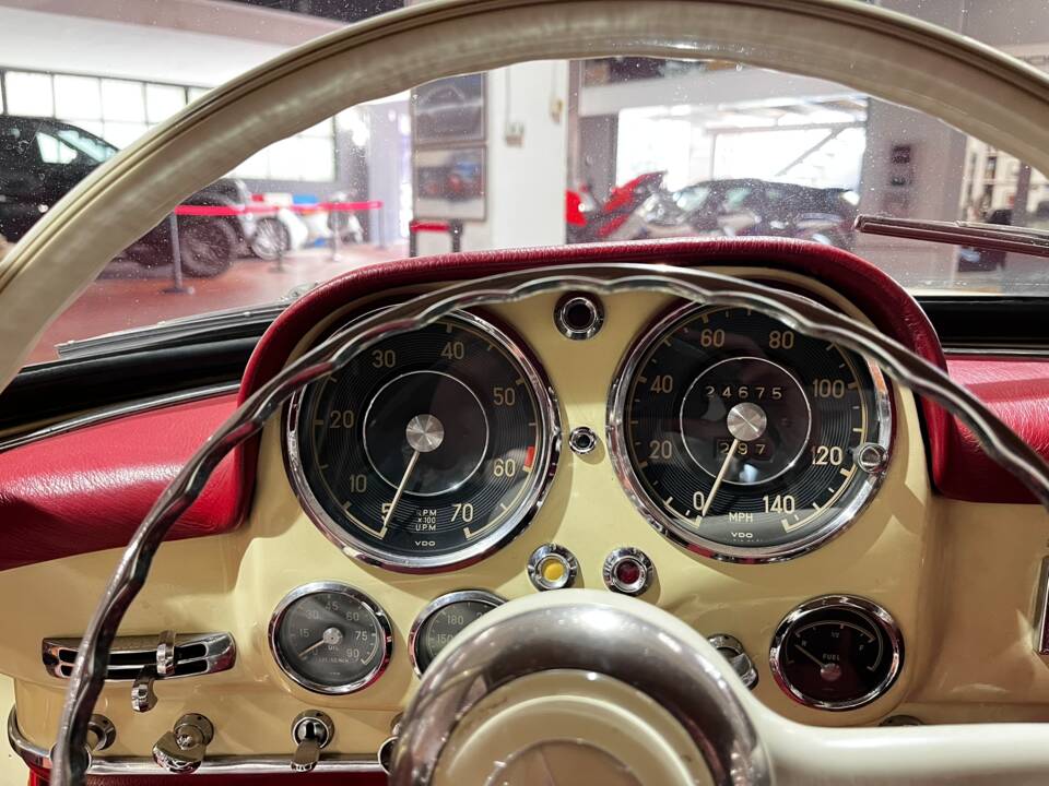Image 37/58 of Mercedes-Benz 190 SL (1955)