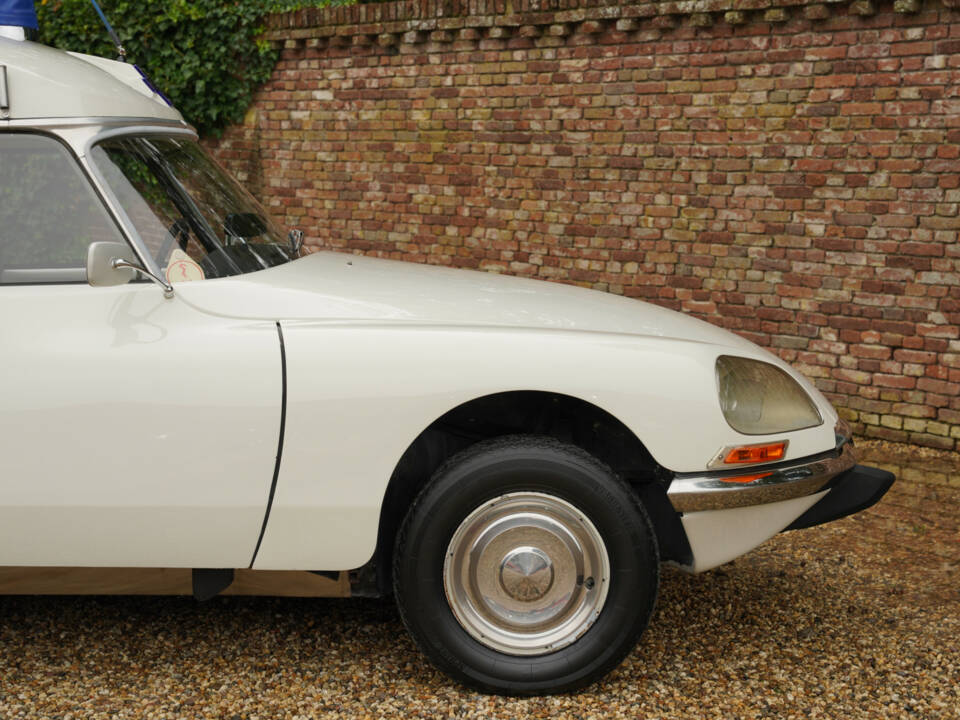 Image 45/50 of Citroën DS 20 Familiale (1973)