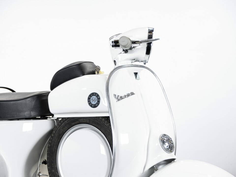 Image 26/49 of Piaggio Vespa 50 SS (1966)