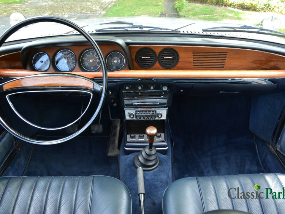 Image 12/50 of BMW 2000 CS (1970)