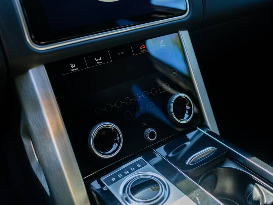 Bild 31/50 von Land Rover Range Rover V8 Armoured (2022)