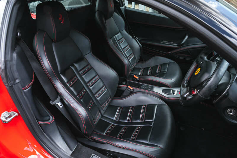 Image 32/50 of Ferrari 458 Italia (2012)