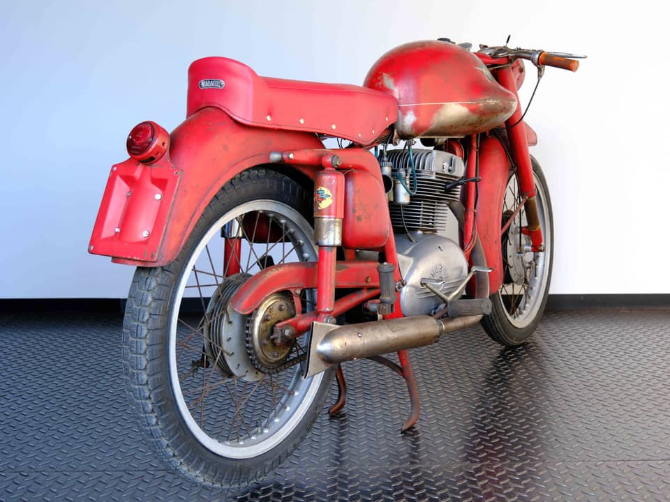 Image 72/83 of MV Agusta 175 CS Sport Disco Volante (1955)