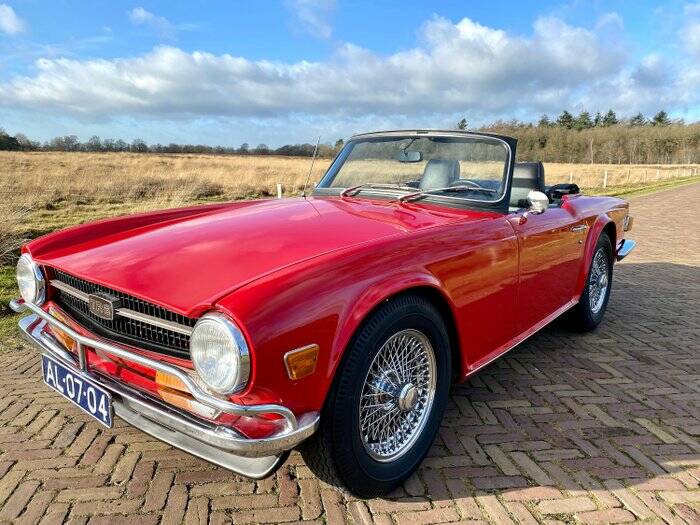 Image 4/7 of Triumph TR 6 (1971)