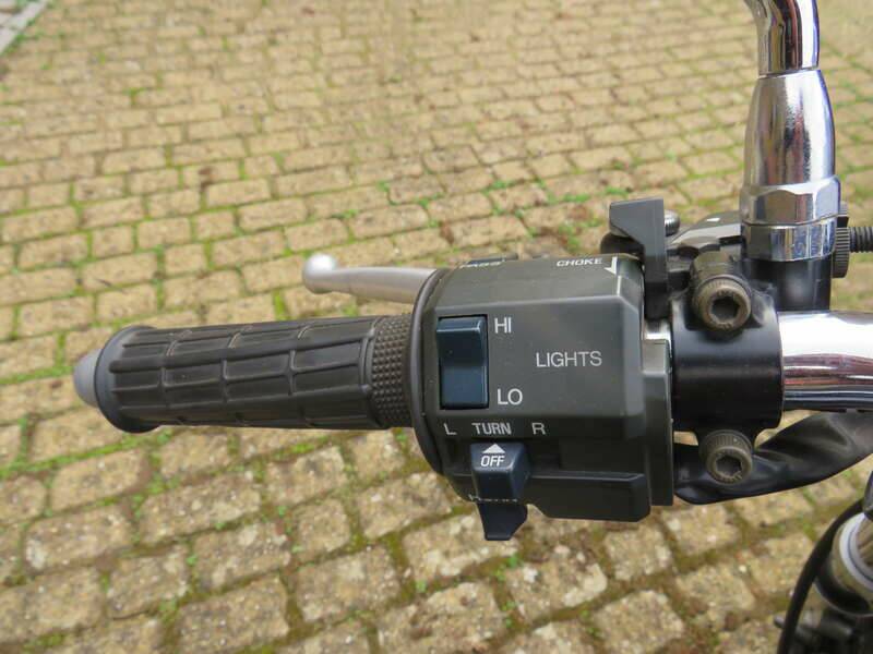 Image 11/39 of Kawasaki ZR 550 Zephyr (1991)
