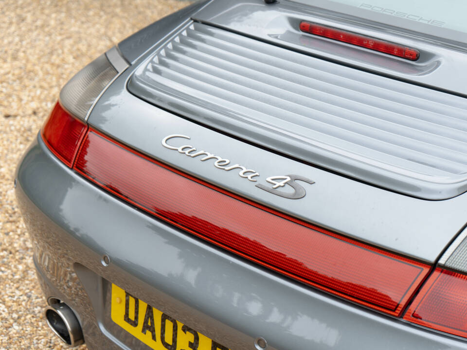 Image 24/50 of Porsche 911 Carrera 4S (2003)