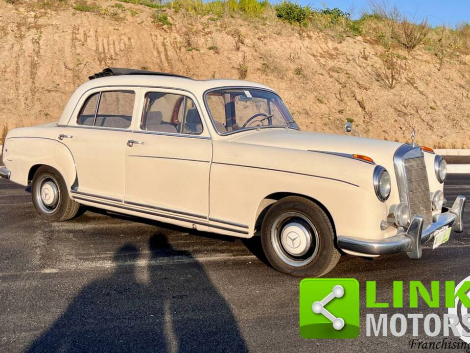 Afbeelding 2/4 van Mercedes-Benz 220 S (1958)