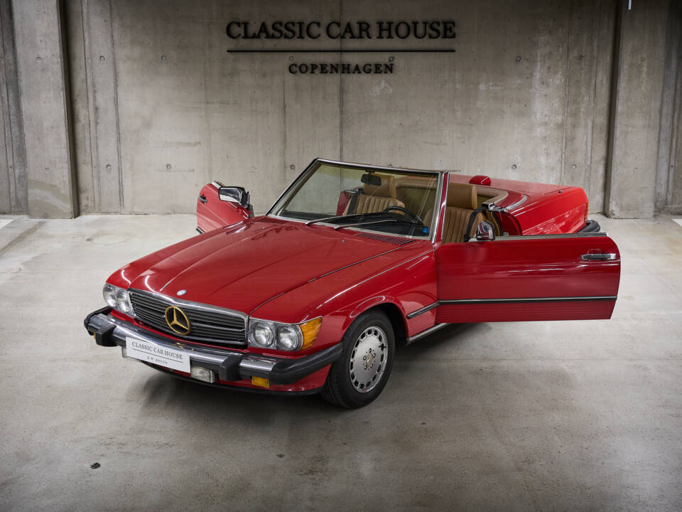 Image 82/89 of Mercedes-Benz 560 SL (1986)