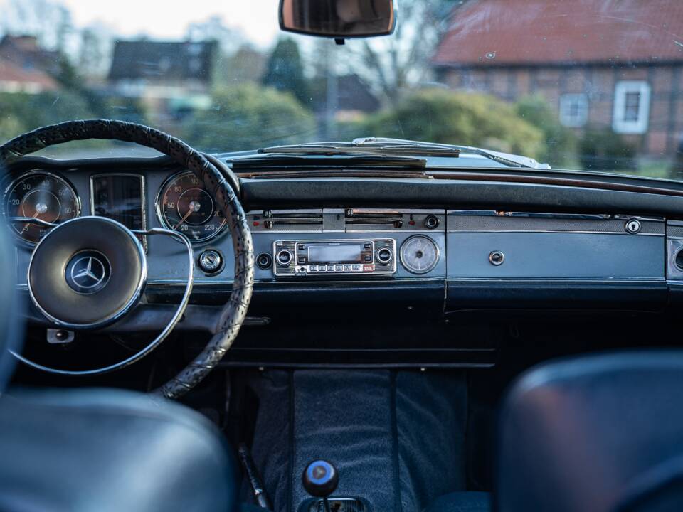 Bild 30/69 von Mercedes-Benz 230 SL (1967)