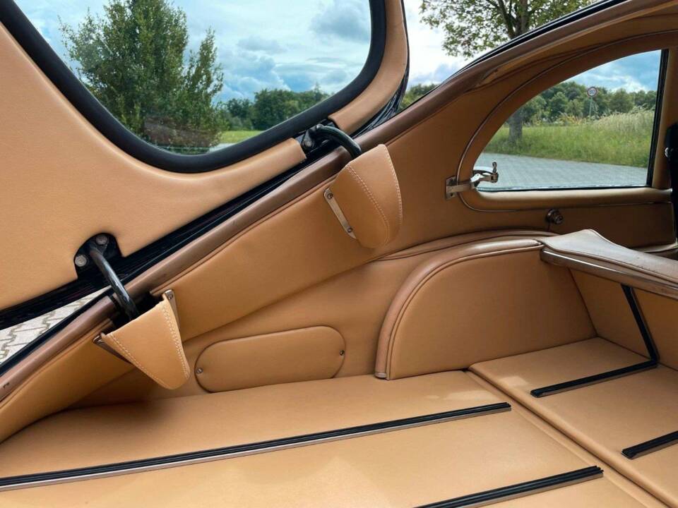 Bild 17/20 von Jaguar E-Type (2+2) (1969)
