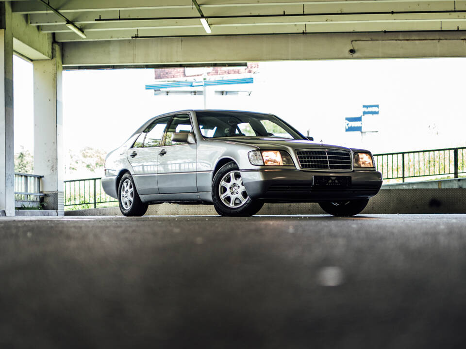 Image 1/57 de Mercedes-Benz 500 SE (1992)