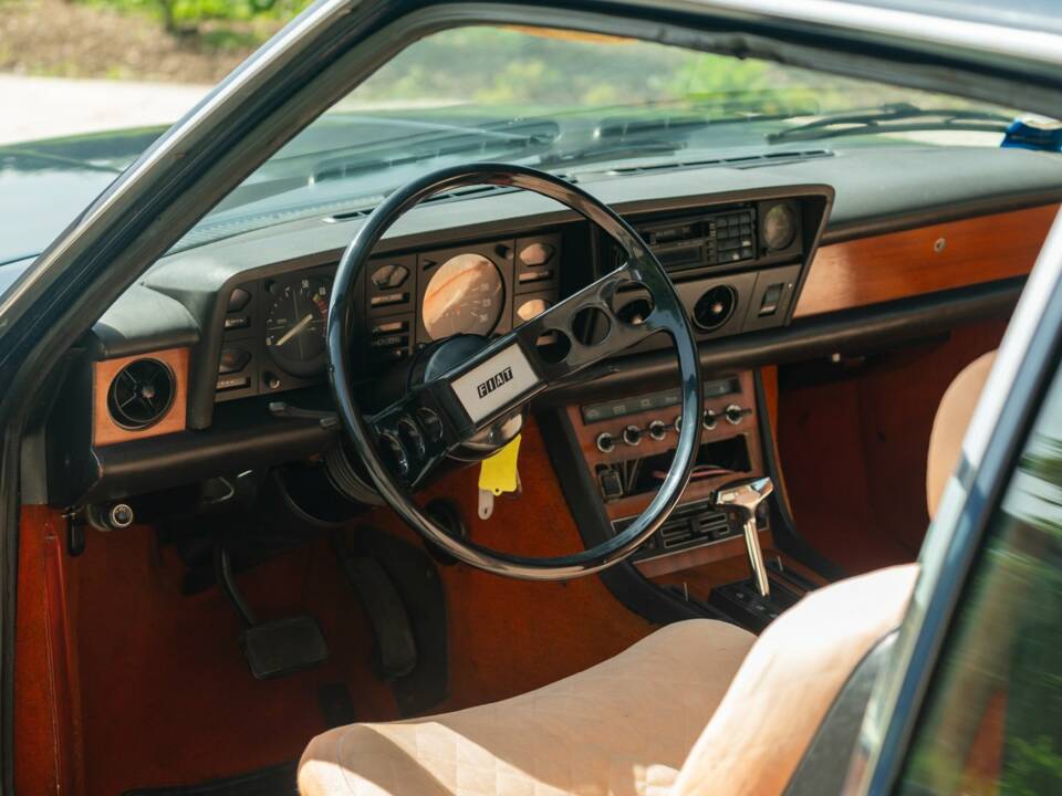 Image 24/49 of FIAT 130 Coupe (1973)