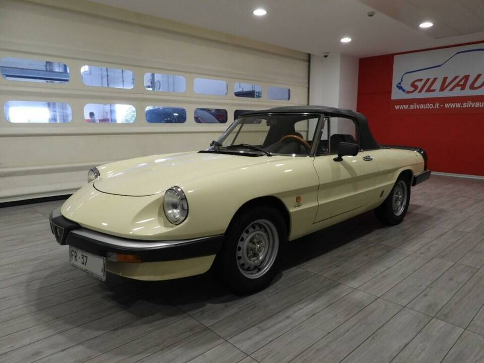 Bild 13/15 von Alfa Romeo 1.6 Spider (1983)