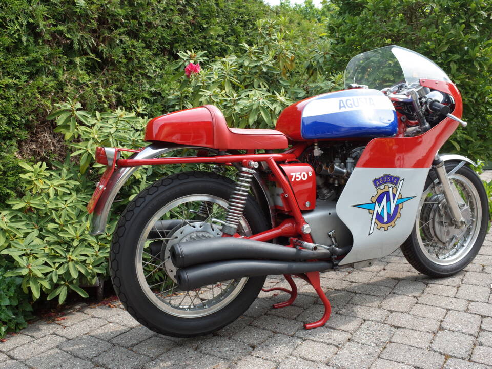 Immagine 6/36 di MV Agusta DUMMY (1972)