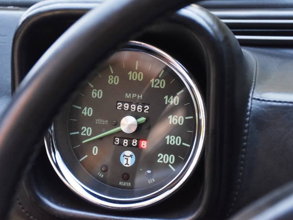 Image 27/43 of De Tomaso Pantera (1971)