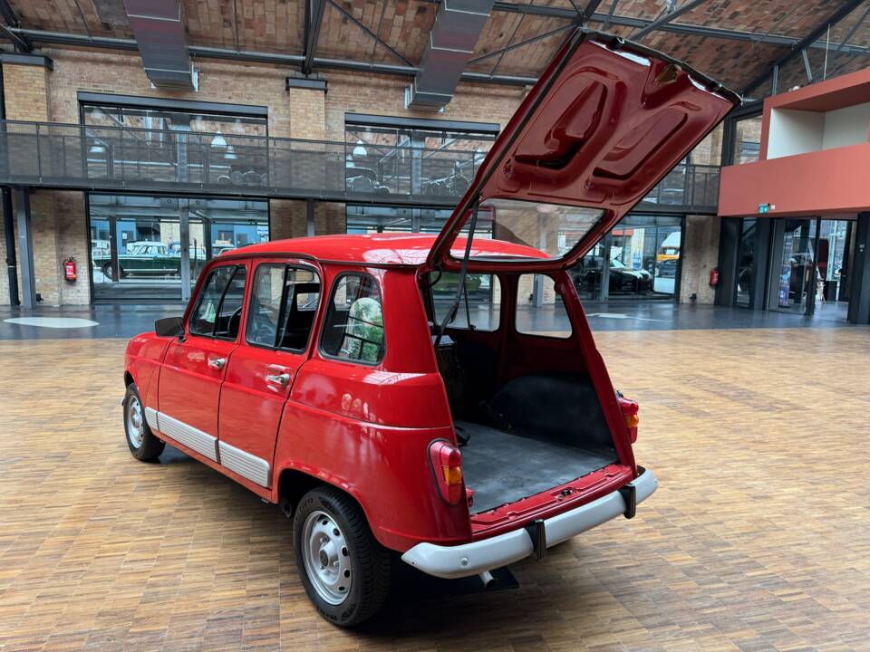 Bild 23/40 von Renault R 4 GTL (1990)