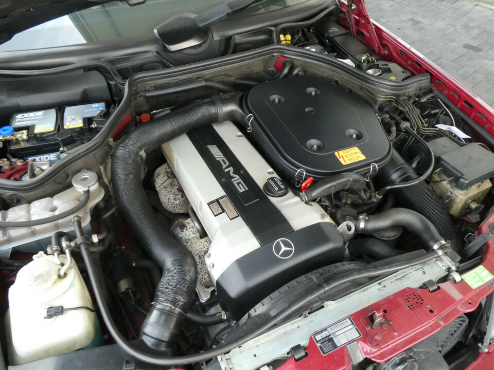 Image 18/25 of Mercedes-Benz 300 CE-24 3.4 AMG (1994)