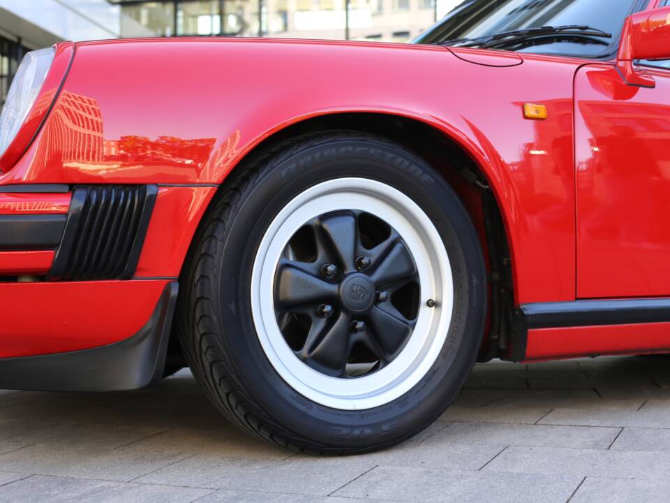 Afbeelding 13/50 van Porsche 911 Carrera 3.2 (1988)