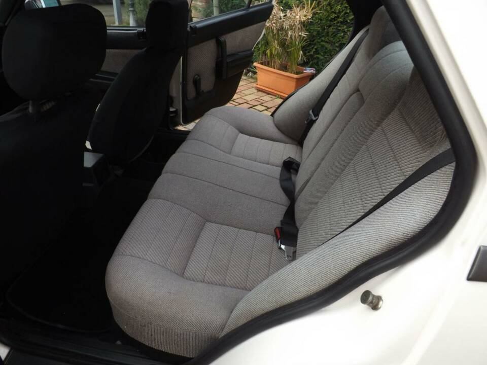 Imagen 35/50 de Alfa Romeo 75 2.0 (1986)