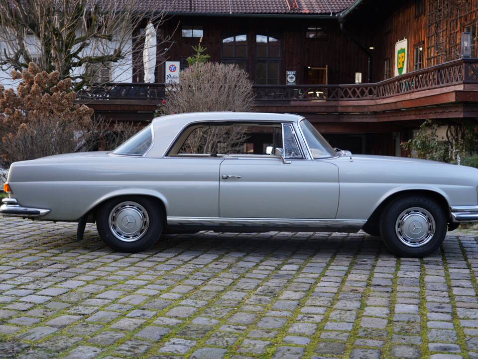 Image 9/14 de Mercedes-Benz 280 SE (1969)