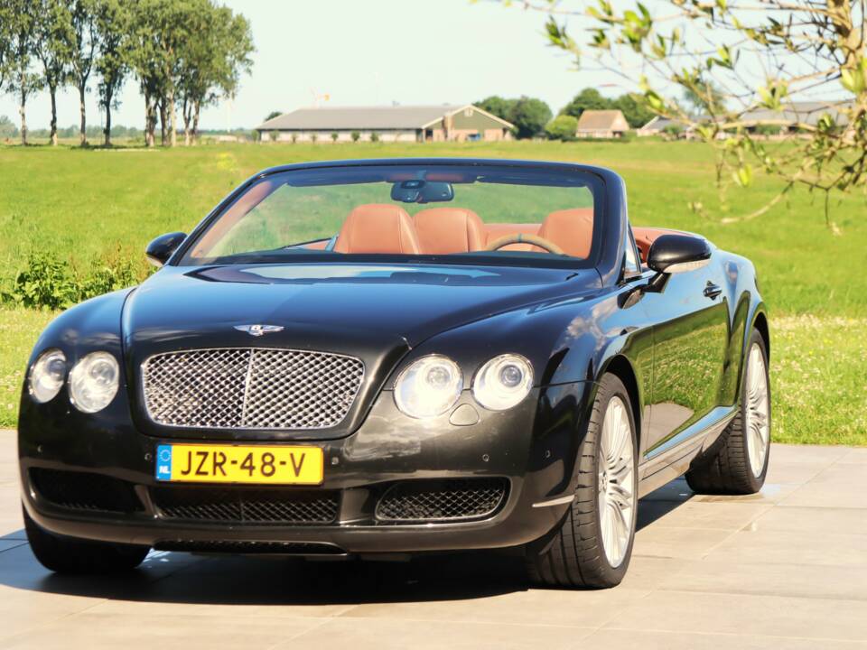 Bild 31/50 von Bentley Continental GTC (2007)