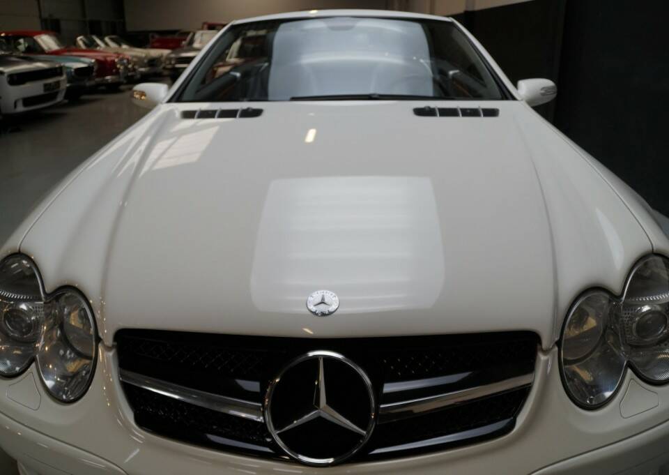 Immagine 28/46 di Mercedes-Benz SL 500 (2005)