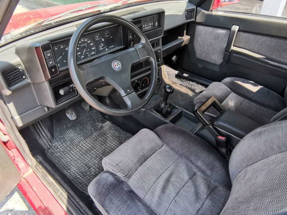 Afbeelding 10/10 van Alfa Romeo 75 1.8 (1991)