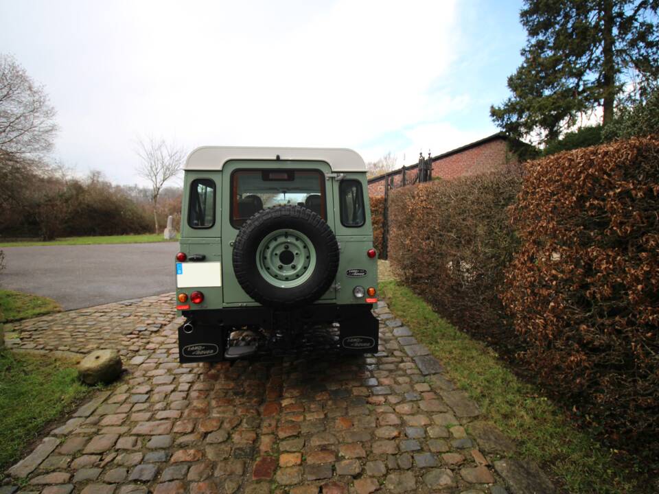 Bild 9/24 von Land Rover Defender 110 Heritage (2015)
