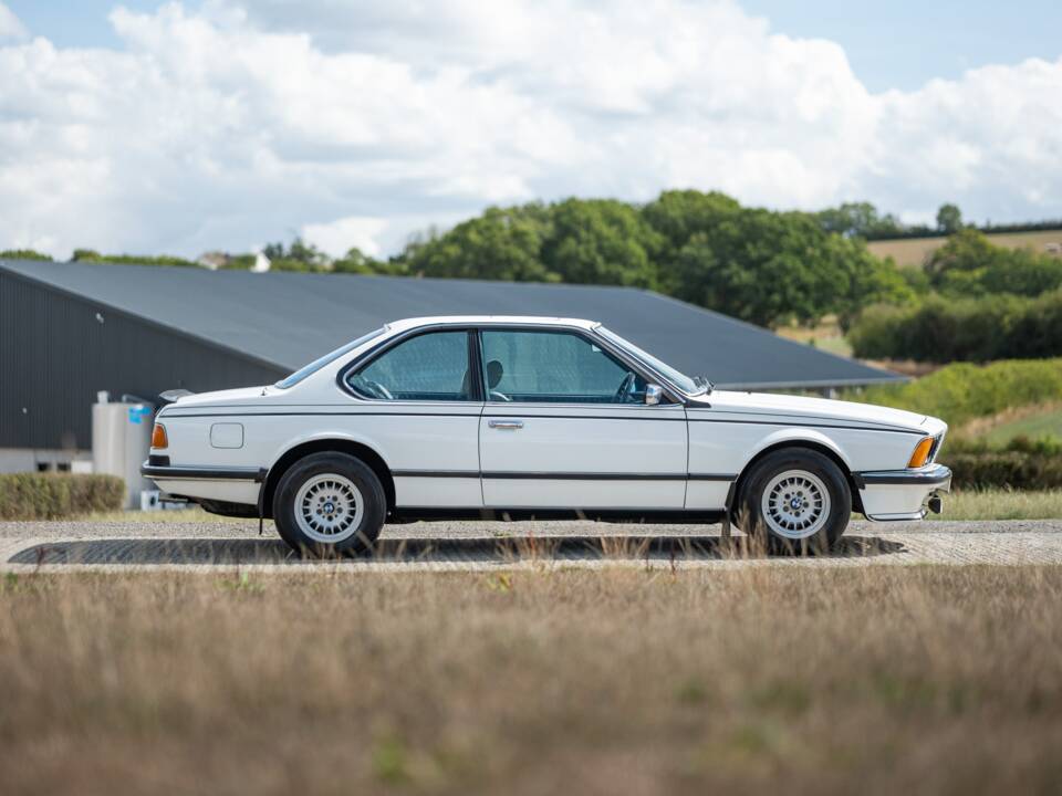 Bild 19/44 von BMW 628 CSi (1900)