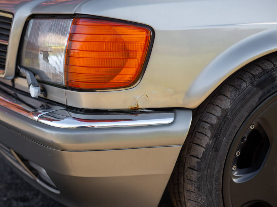 Image 31/95 of Mercedes-Benz 560 SEC (1985)