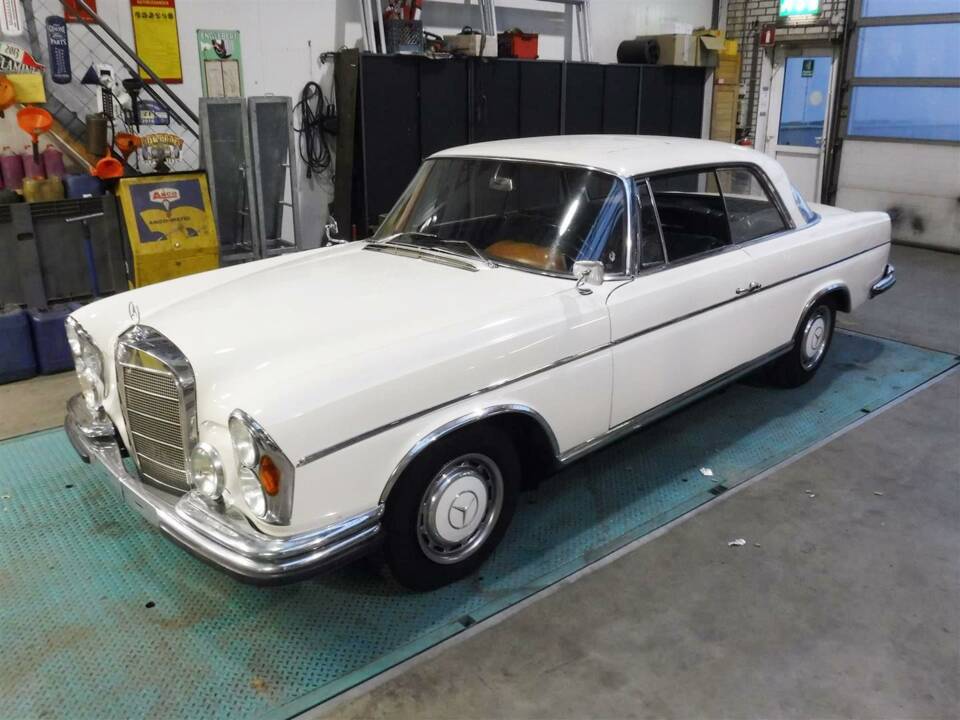 Bild 47/49 von Mercedes-Benz 300 SE (1966)