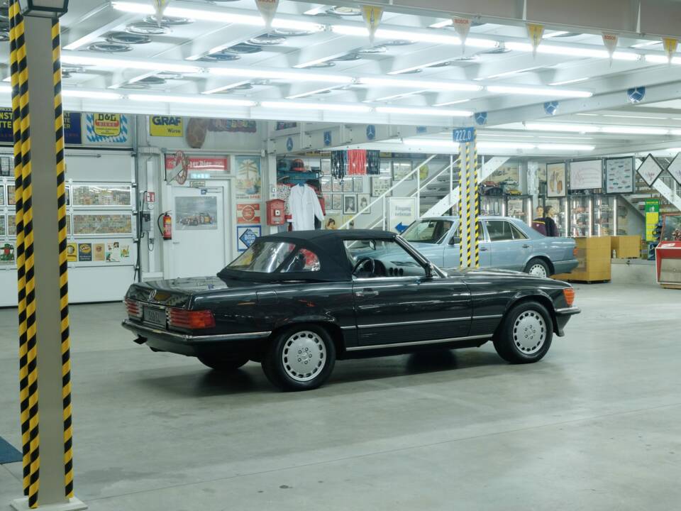 Image 15/50 de Mercedes-Benz 560 SL (1988)