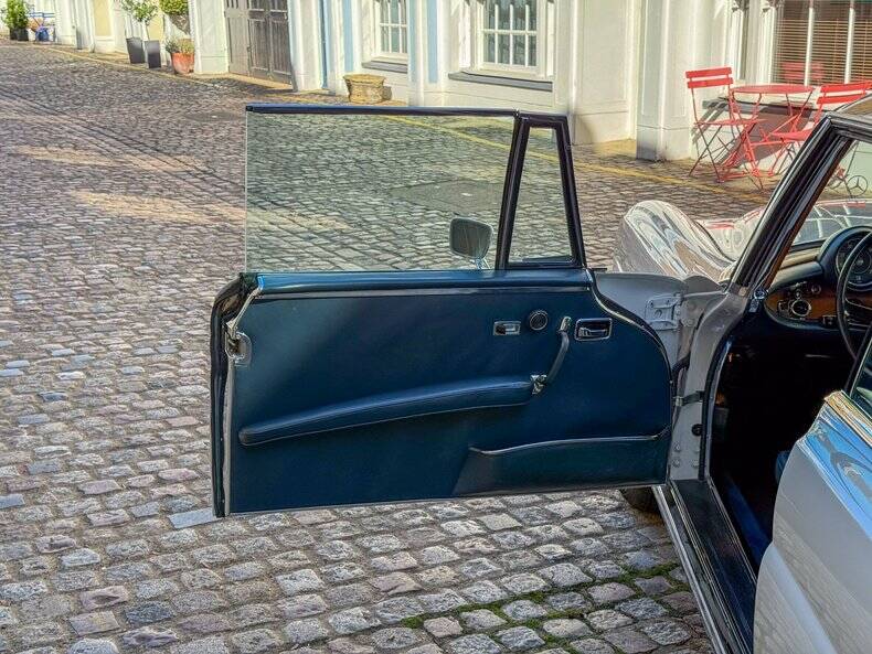 Bild 40/50 von Mercedes-Benz 280 SE 3,5 (1971)