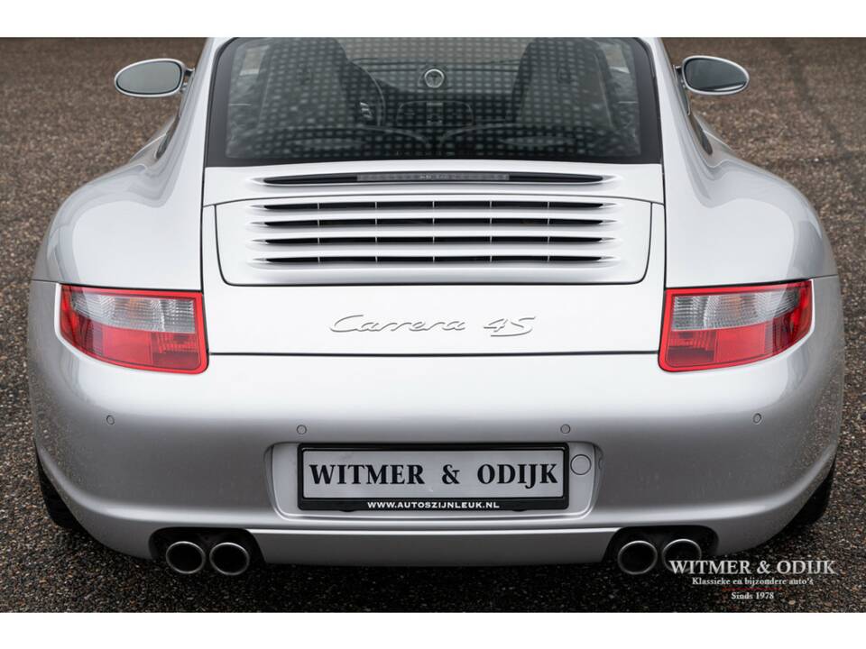 Immagine 23/29 di Porsche 911 Carrera 4S (2007)