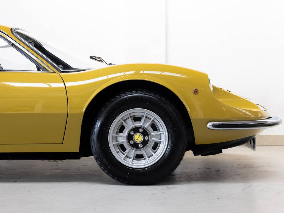 Afbeelding 17/39 van Ferrari Dino 246 GT (1970)