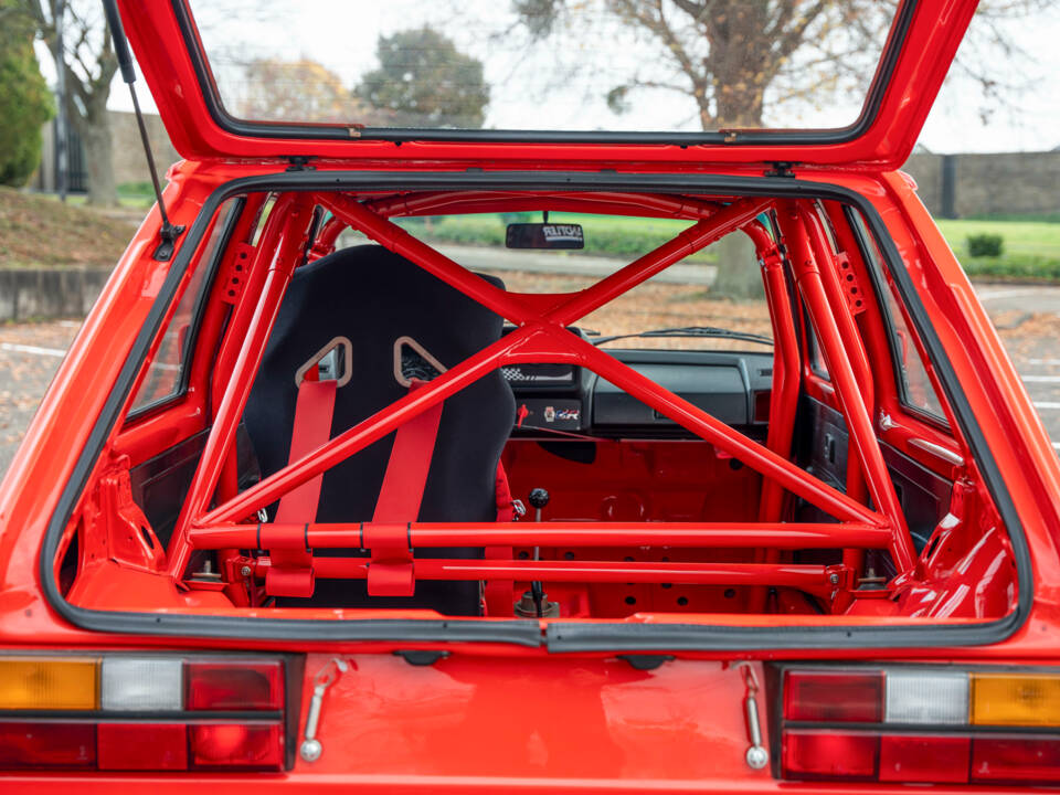 Afbeelding 17/61 van Volkswagen Golf Mk I GTI Pirelli 1.8 (1983)