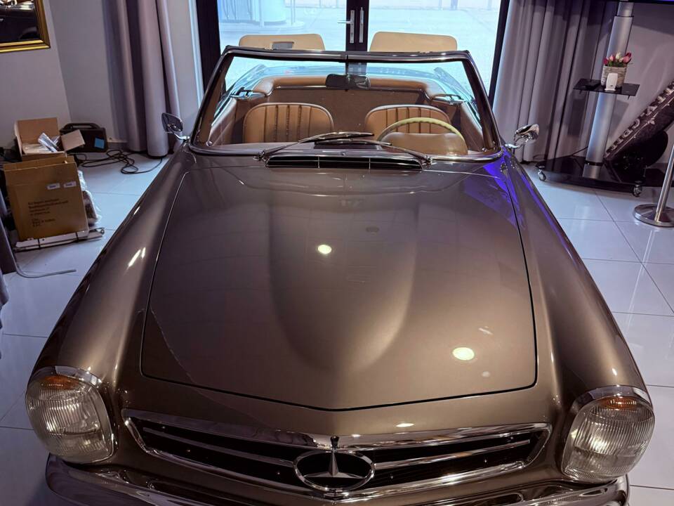 Image 2/36 of Mercedes-Benz 230 SL (1966)