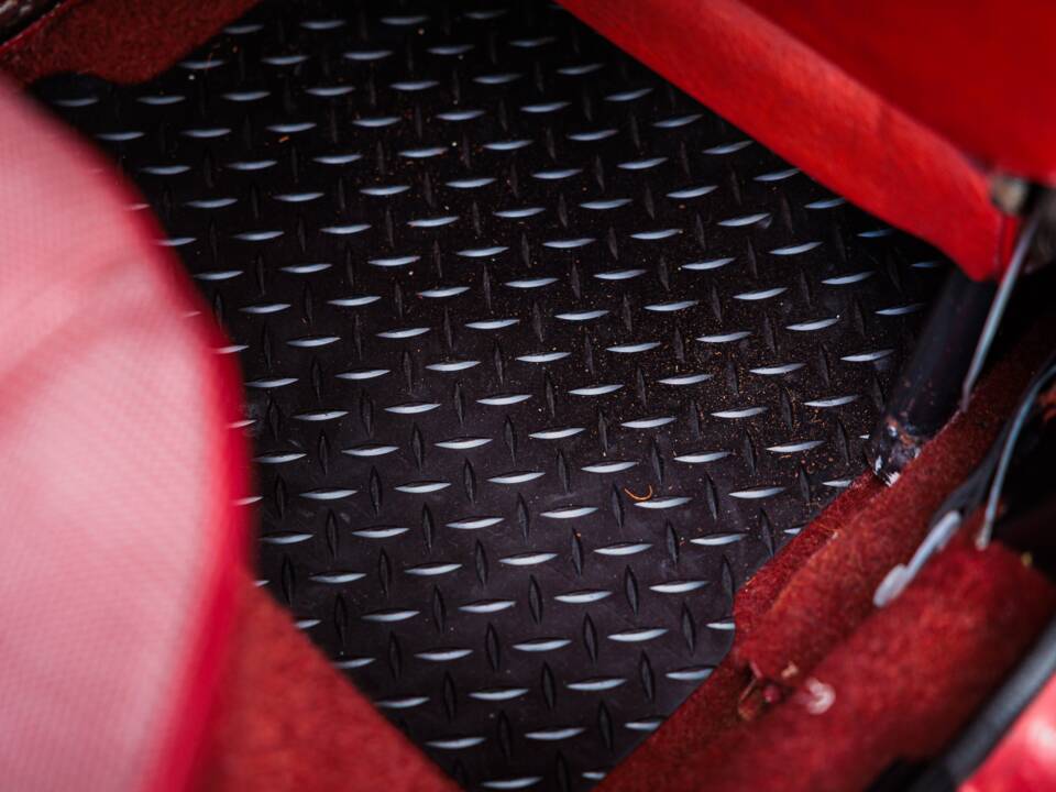 Immagine 20/50 di Volkswagen Golf I GL (1982)