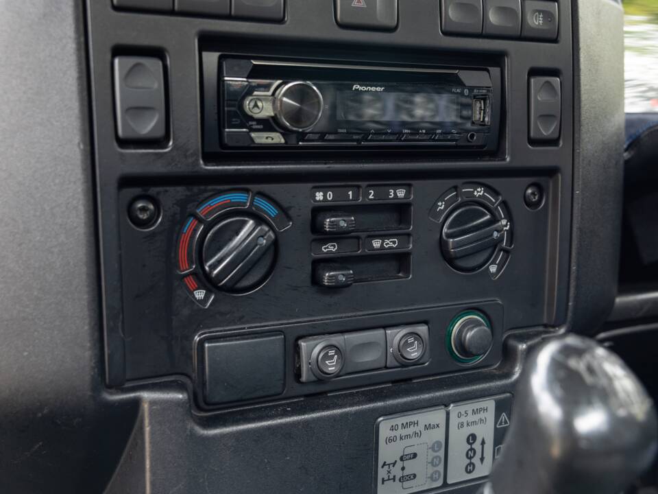 Image 33/43 of Land Rover Defender 90 (2010)