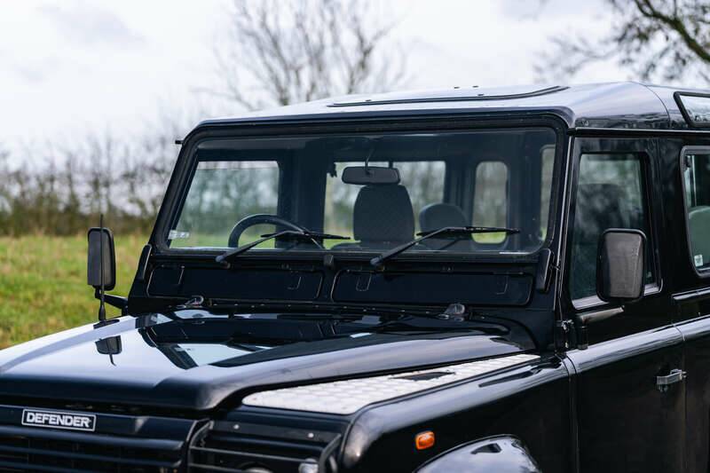 Immagine 28/50 di Land Rover Defender 90 Td5 (2002)