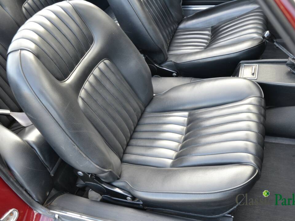 Immagine 21/38 di Peugeot 504 Convertible (1970)