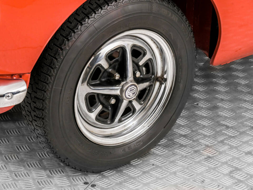 Imagen 24/50 de MG MGB GT (1975)