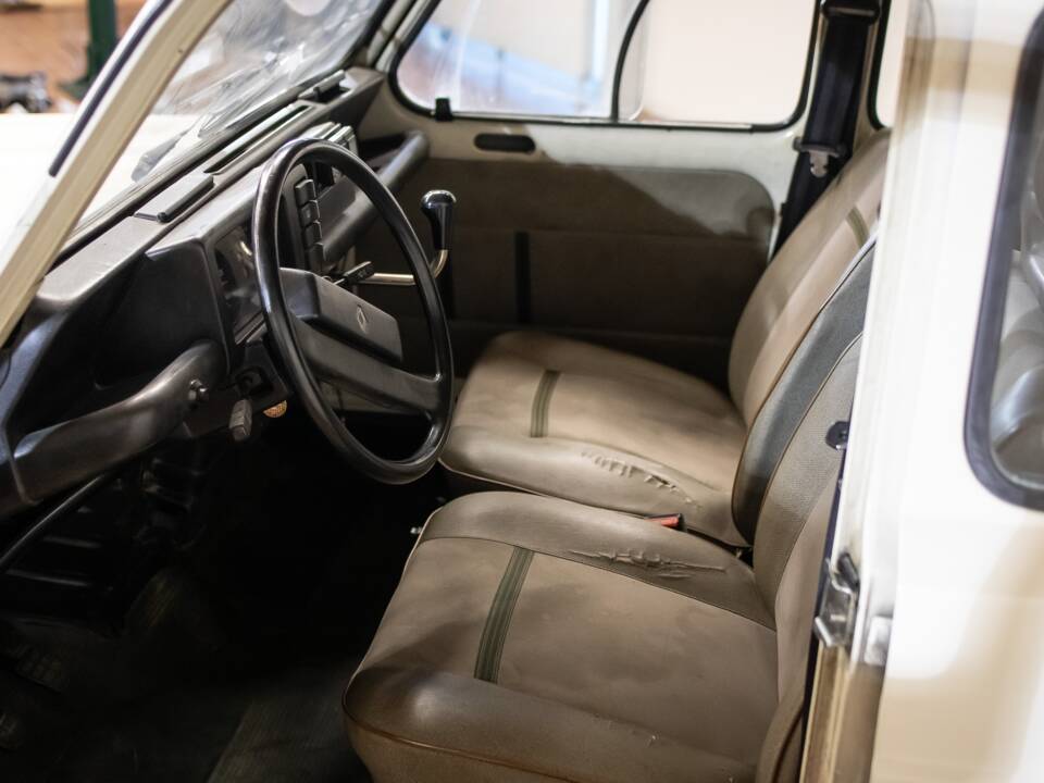 Image 8/15 of Renault R 4 (1987)