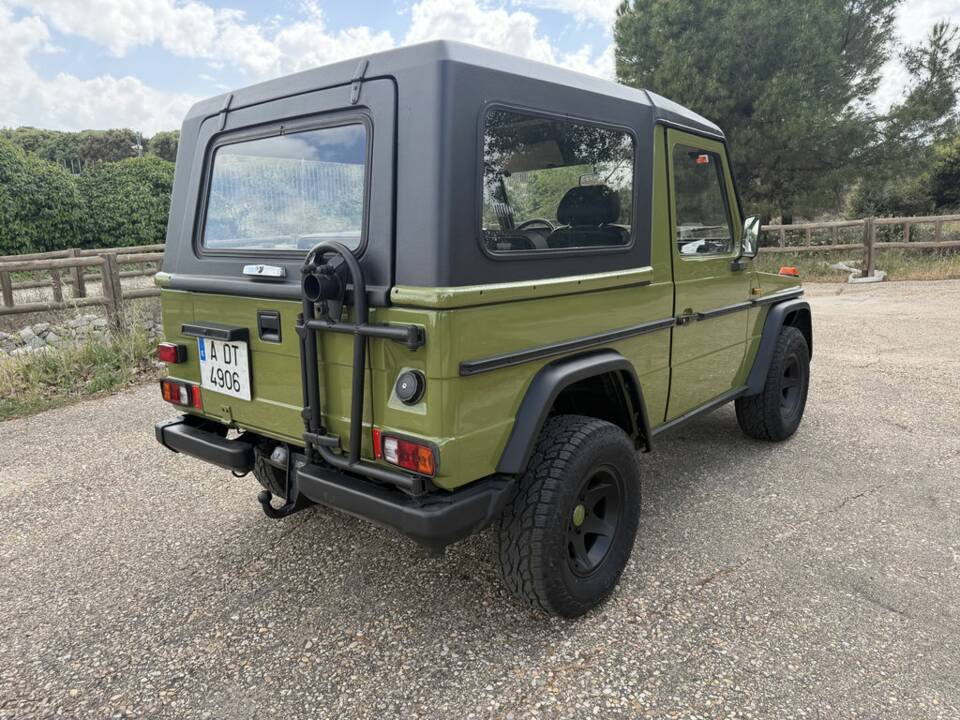 Bild 6/8 von Mercedes-Benz 240 GD (kurz) (1979)